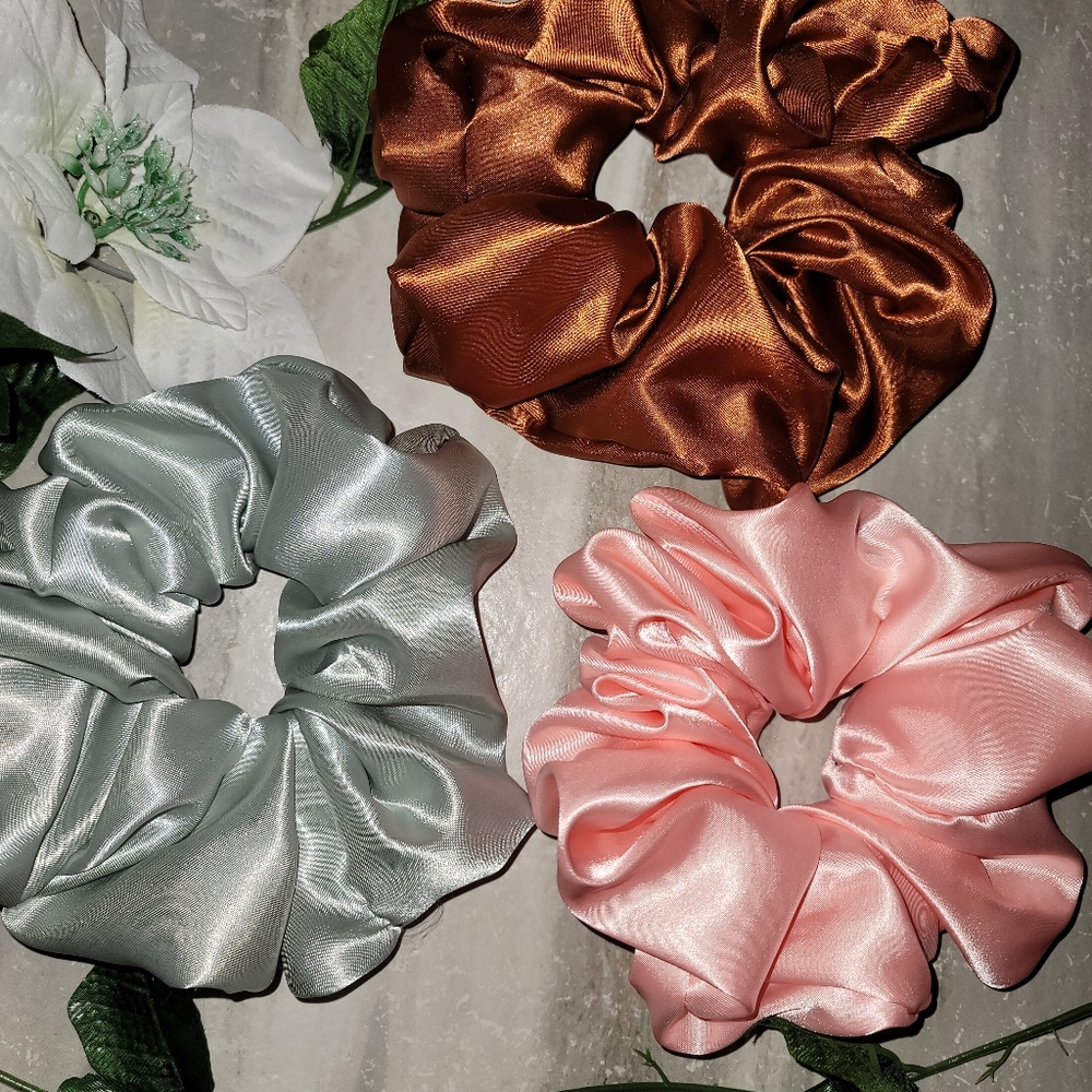 2 for 25! Giant satin scrunchies!